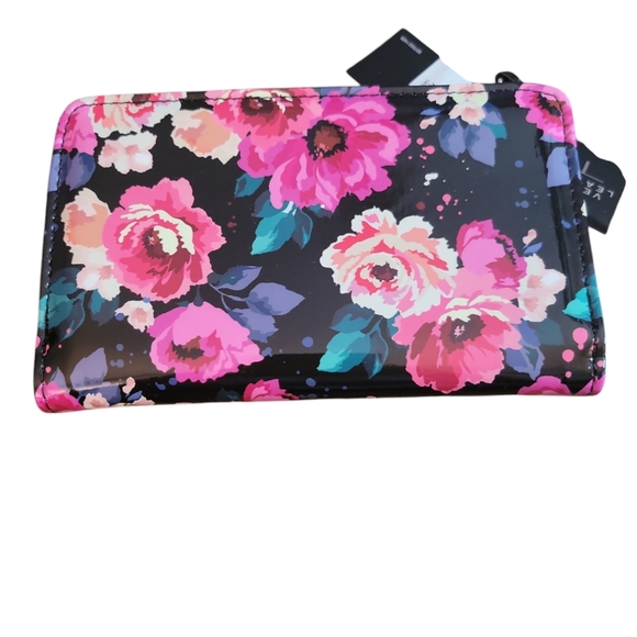 Tahari Wallet - Picture 5 of 6